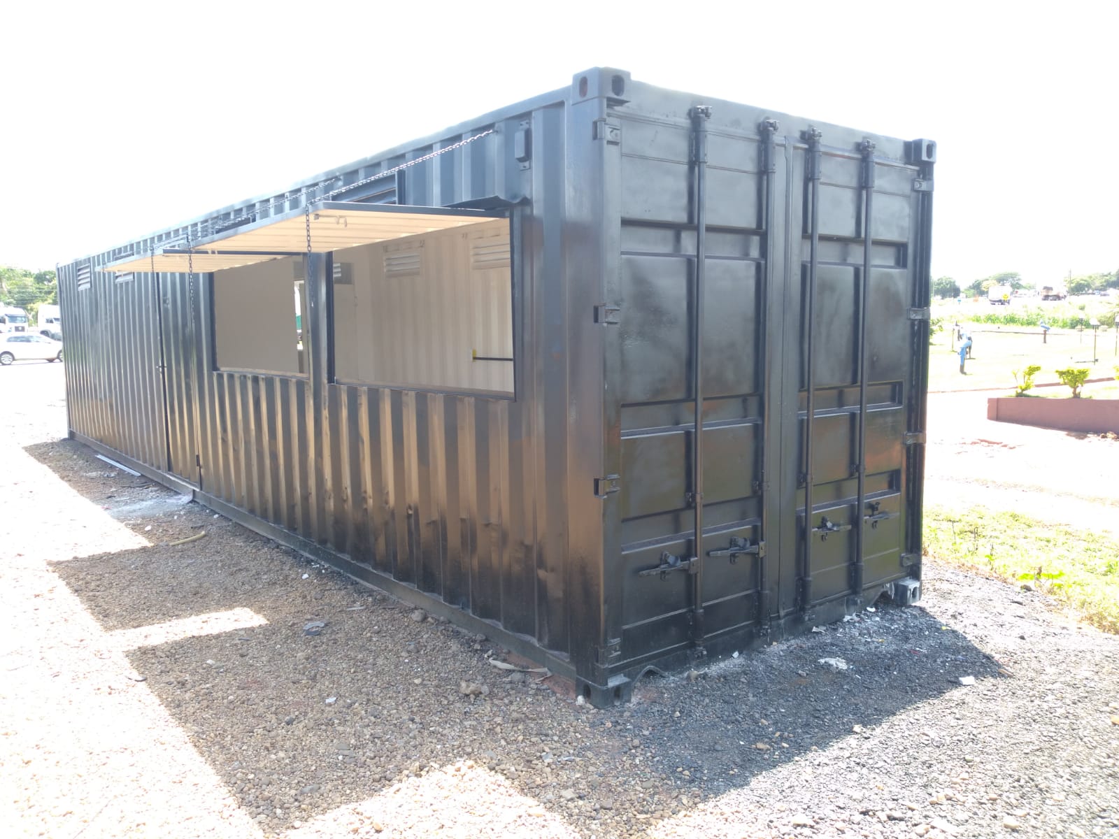 Lanchonete em container